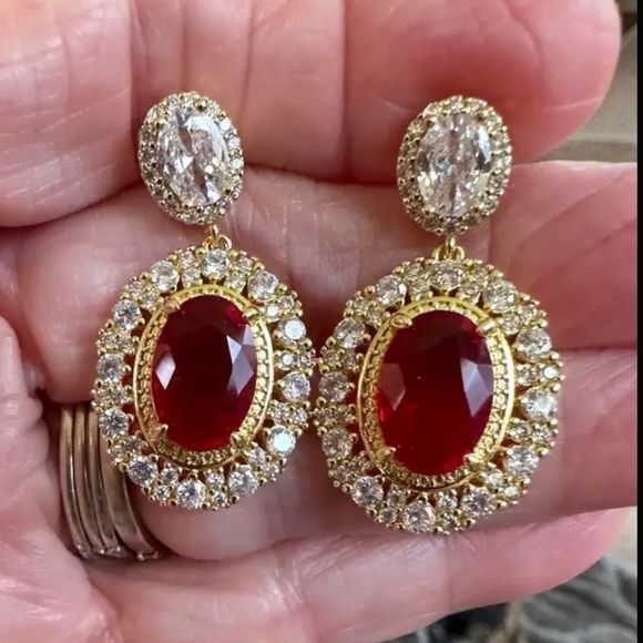 💄💋Luxurious Vintage Style Gold Diamond and Ruby Post back Stud Drop Earrings - Picture 4 of 16